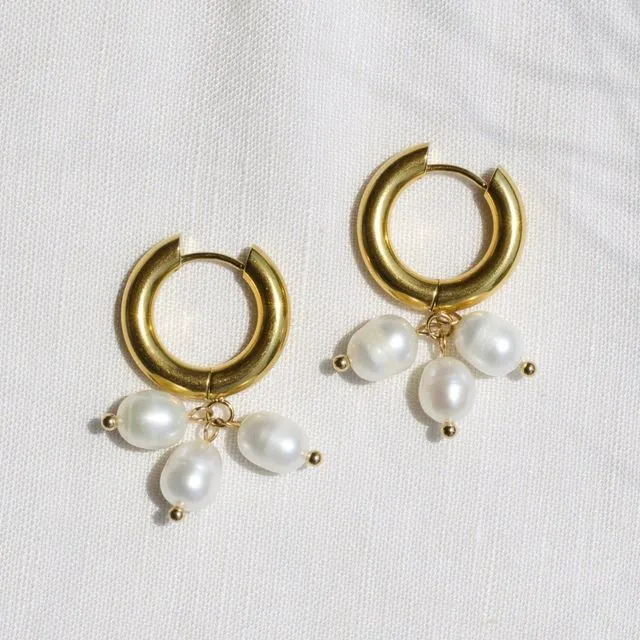 Blinn - Gold Hoop Triple Cluster Pearl Earrings