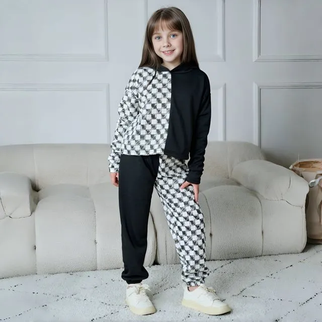 KIDS Black & WhitePlaid-Contrast Hoodie & Joggers Multi-sizes pack