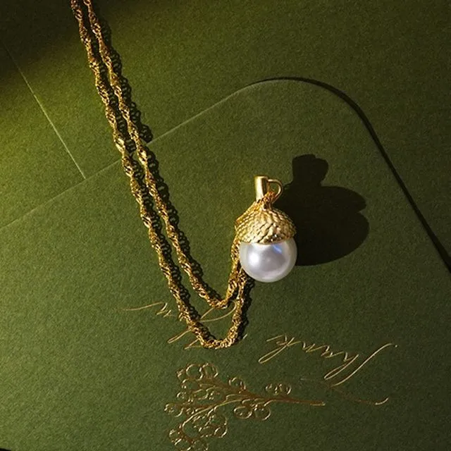 Vintage Style Pinecone Necklace (Copy)