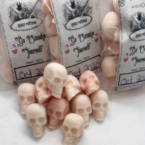 Go smudge yourself skull wax melts