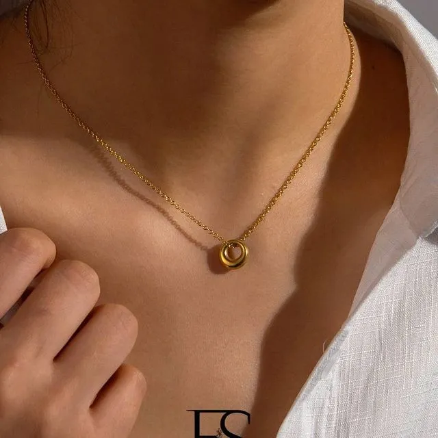 18k gold open circle necklace; delicate gold circle pendant