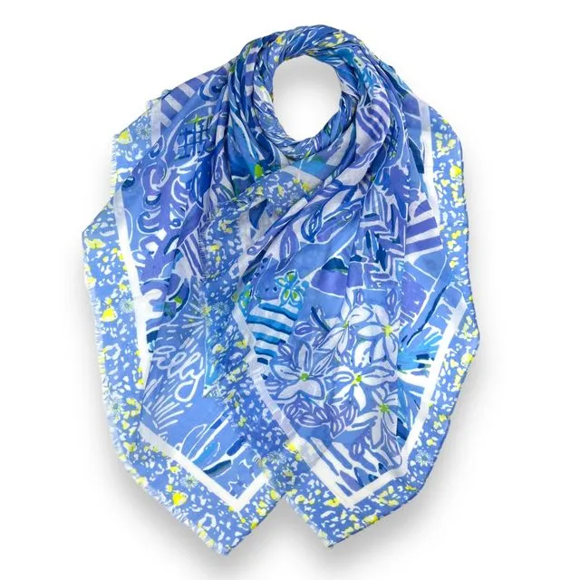 Mosaic printed scarf finished with subtle fringes in blue
