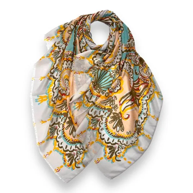 Paisley lace print scarf finished with fringes in beige