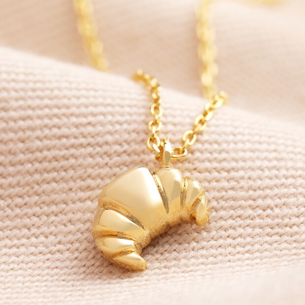 73024-Croissant Pendant Necklace in Gold