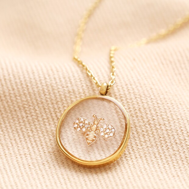 73019-Organic Resin Bee Pendant Necklace in Gold